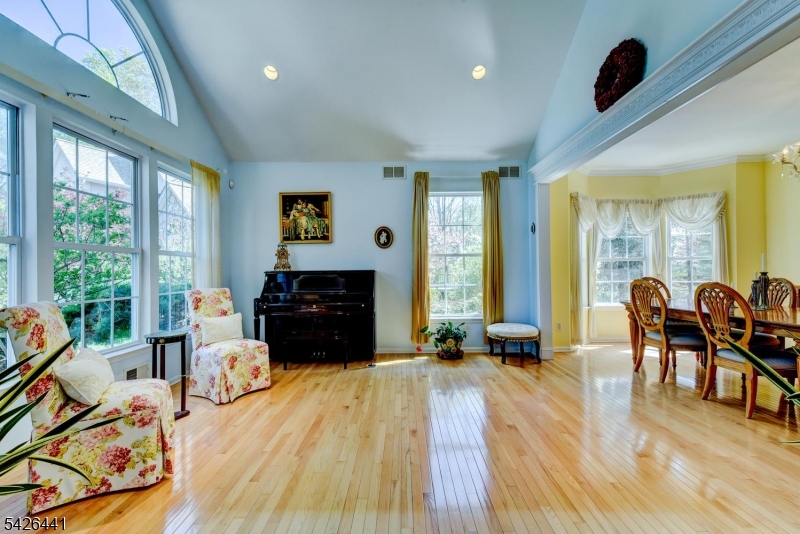 Royal Estates - Residential