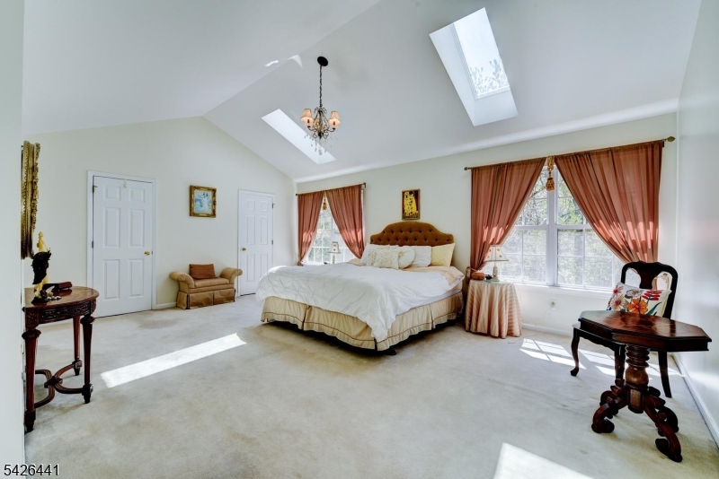 Royal Estates - Residential