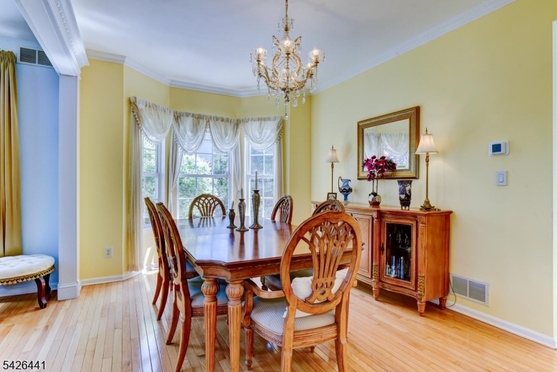 Royal Estates - Residential