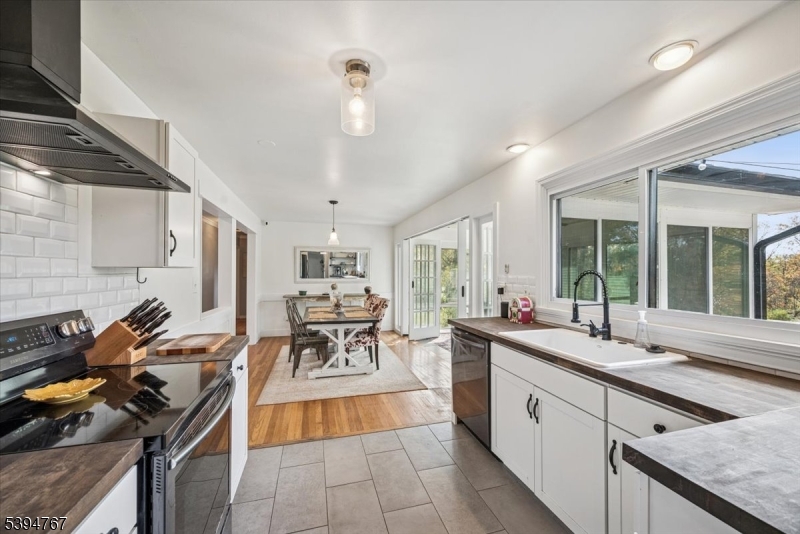 Alexandria Twp., New Jersey 08867, United States, 3 Bedrooms Bedrooms, ,2 BathroomsBathrooms,Residential,Active,237978