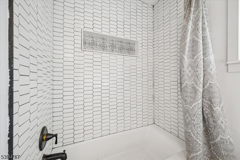 Alexandria Twp., New Jersey 08867, United States, 3 Bedrooms Bedrooms, ,2 BathroomsBathrooms,Residential,Active,237978