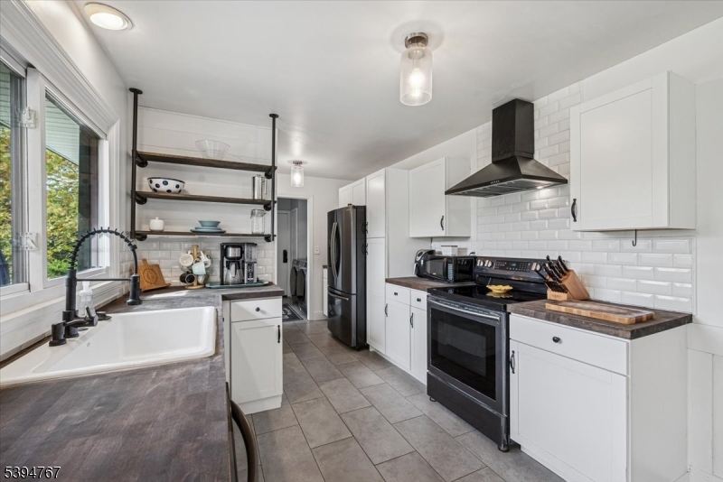 Alexandria Twp., New Jersey 08867, United States, 3 Bedrooms Bedrooms, ,2 BathroomsBathrooms,Residential,Active,237978