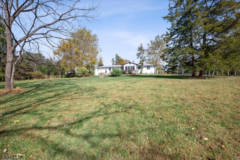 Alexandria Twp., New Jersey 08867, United States, 3 Bedrooms Bedrooms, ,2 BathroomsBathrooms,Residential,Active,237978