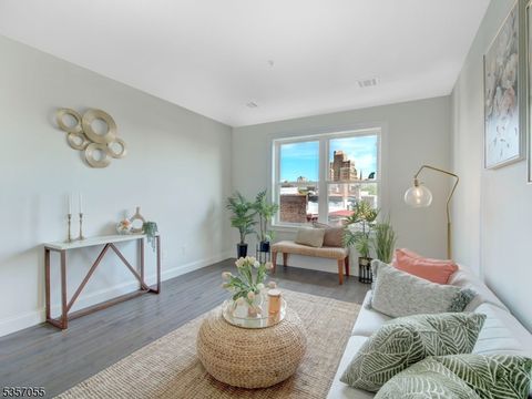 MLS: 3963184