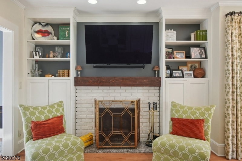 Laning Avenue - Residential