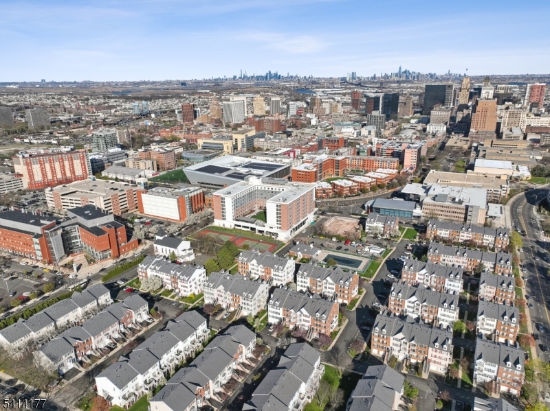 SOCIETY HILL - Residential