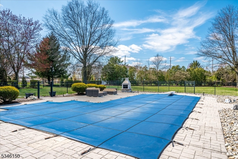 Franklin Twp., New Jersey 08873, United States, 4 Bedrooms Bedrooms, ,3 BathroomsBathrooms,Residential,Pending,100612