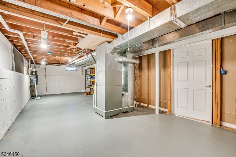 Franklin Twp., New Jersey 08873, United States, 4 Bedrooms Bedrooms, ,3 BathroomsBathrooms,Residential,Pending,100612