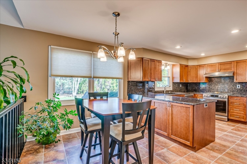 Franklin Twp., New Jersey 08873, United States, 4 Bedrooms Bedrooms, ,3 BathroomsBathrooms,Residential,Pending,100612