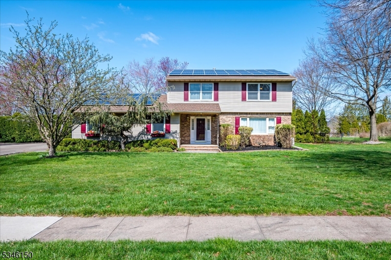 Franklin Twp., New Jersey 08873, United States, 4 Bedrooms Bedrooms, ,3 BathroomsBathrooms,Residential,Pending,100612