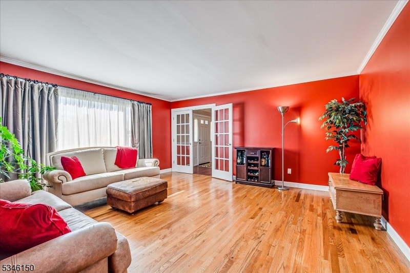 Franklin Twp., New Jersey 08873, United States, 4 Bedrooms Bedrooms, ,3 BathroomsBathrooms,Residential,Pending,100612