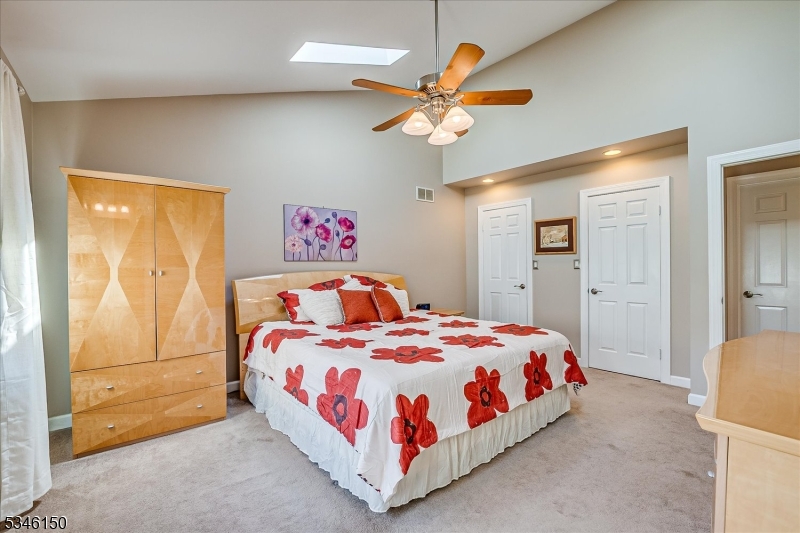 Franklin Twp., New Jersey 08873, United States, 4 Bedrooms Bedrooms, ,3 BathroomsBathrooms,Residential,Pending,100612