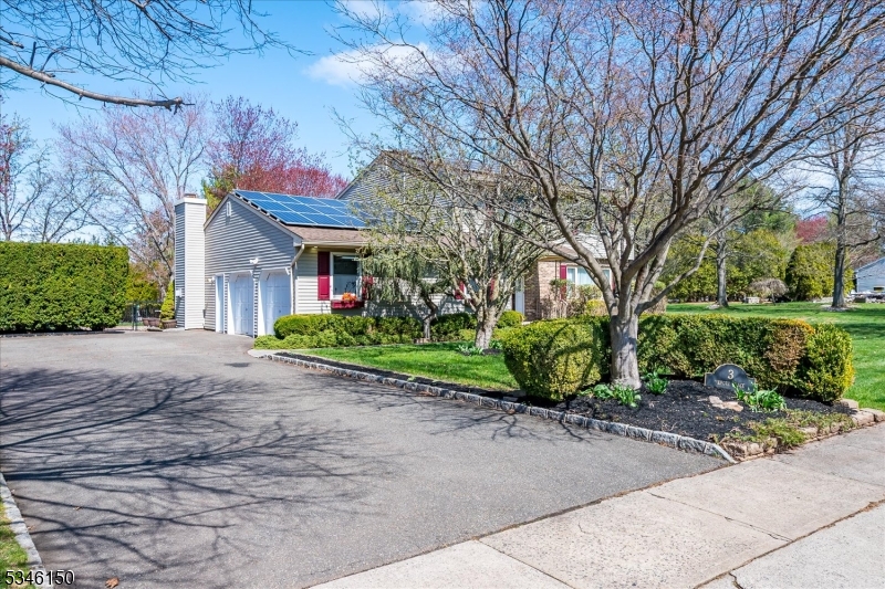 Franklin Twp., New Jersey 08873, United States, 4 Bedrooms Bedrooms, ,3 BathroomsBathrooms,Residential,Pending,100612