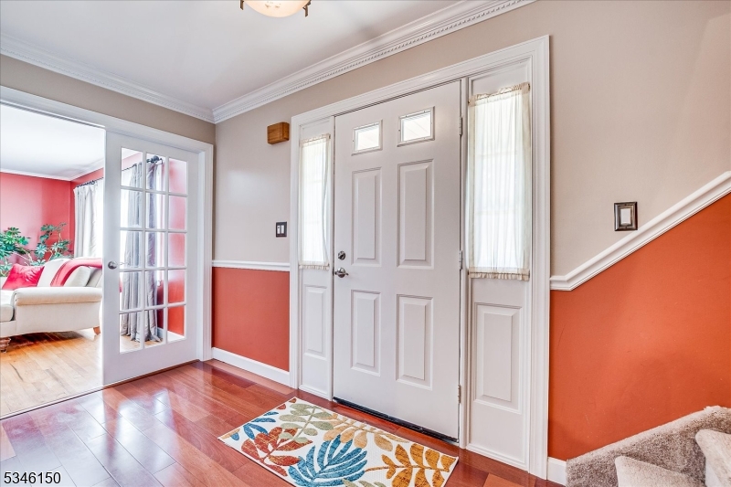 Franklin Twp., New Jersey 08873, United States, 4 Bedrooms Bedrooms, ,3 BathroomsBathrooms,Residential,Pending,100612