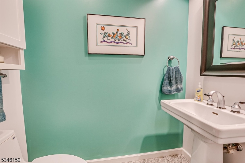 Franklin Twp., New Jersey 08873, United States, 4 Bedrooms Bedrooms, ,3 BathroomsBathrooms,Residential,Pending,100612