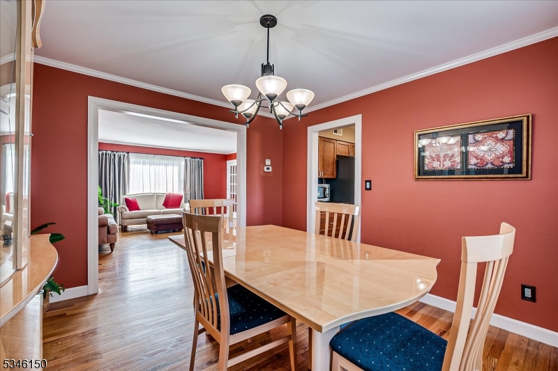 Franklin Twp., New Jersey 08873, United States, 4 Bedrooms Bedrooms, ,3 BathroomsBathrooms,Residential,Pending,100612