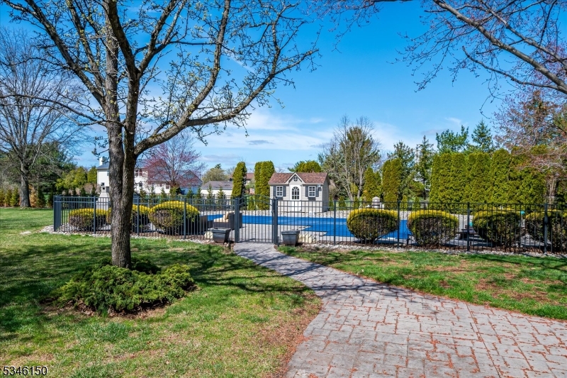 Franklin Twp., New Jersey 08873, United States, 4 Bedrooms Bedrooms, ,3 BathroomsBathrooms,Residential,Pending,100612