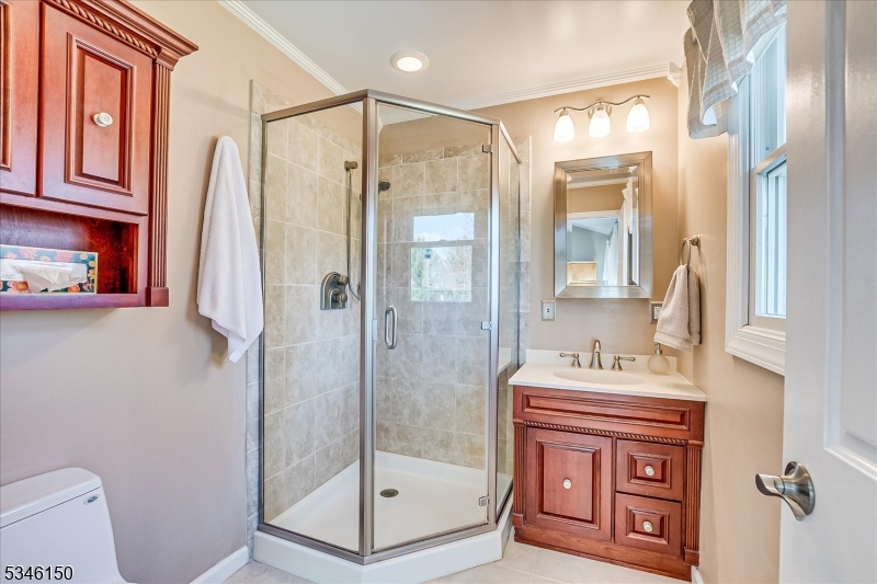 Franklin Twp., New Jersey 08873, United States, 4 Bedrooms Bedrooms, ,3 BathroomsBathrooms,Residential,Pending,100612