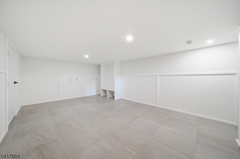 DOWNTOWN MILLBURN - Residential