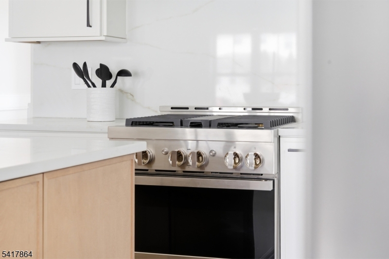 DOWNTOWN MILLBURN - Residential