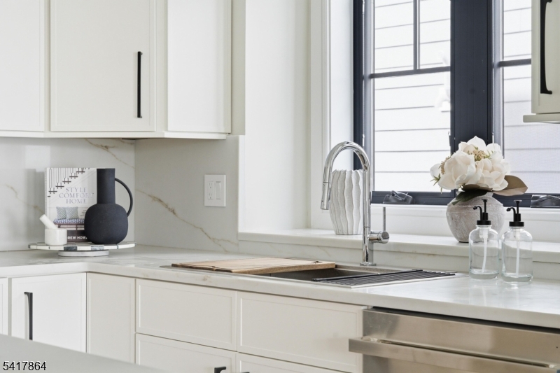 DOWNTOWN MILLBURN - Residential