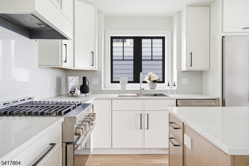 DOWNTOWN MILLBURN - Residential