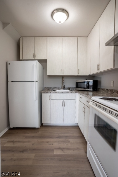 Lincoln Gardens - Residential Lease