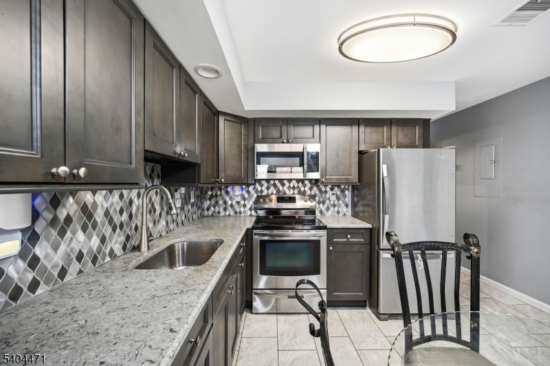 Fairmount Courts - Residential