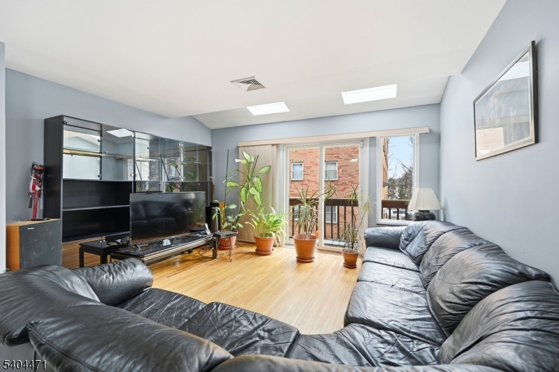 Fairmount Courts - Residential