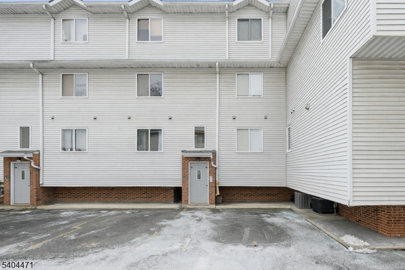 Fairmount Courts - Residential