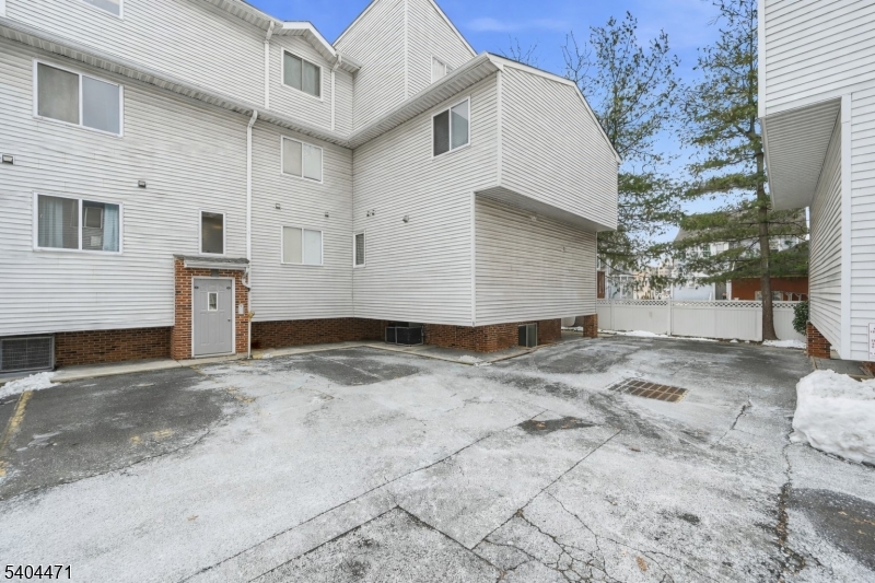 Fairmount Courts - Residential