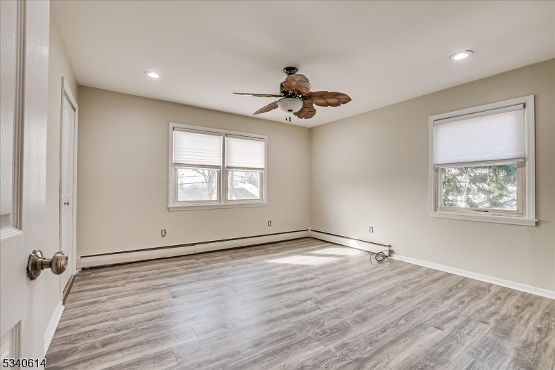 Edison Twp., New Jersey 08837, United States, 3 Bedrooms Bedrooms, ,1 BathroomBathrooms,Residential,Active,77797