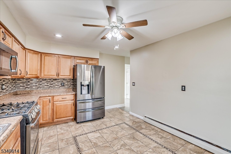 Edison Twp., New Jersey 08837, United States, 3 Bedrooms Bedrooms, ,1 BathroomBathrooms,Residential,Active,77797