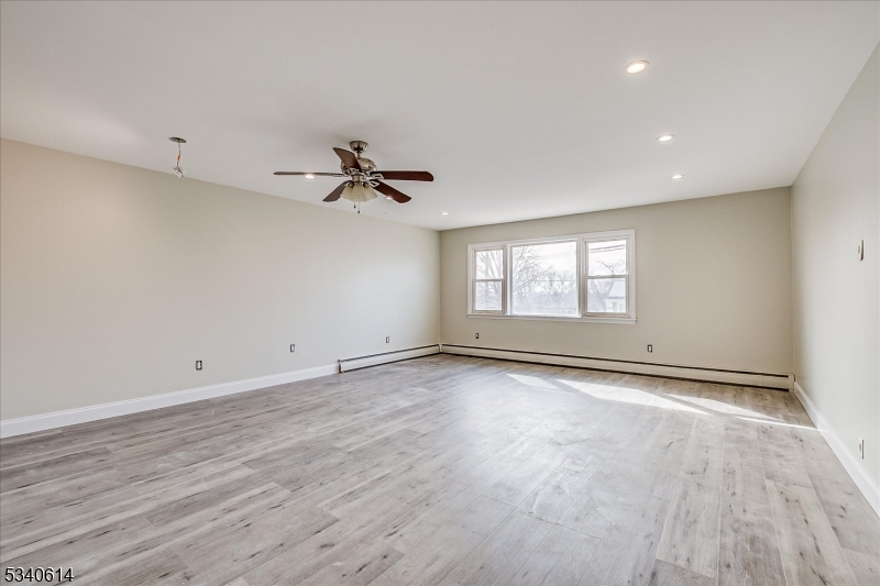 Edison Twp., New Jersey 08837, United States, 3 Bedrooms Bedrooms, ,1 BathroomBathrooms,Residential,Active,77797