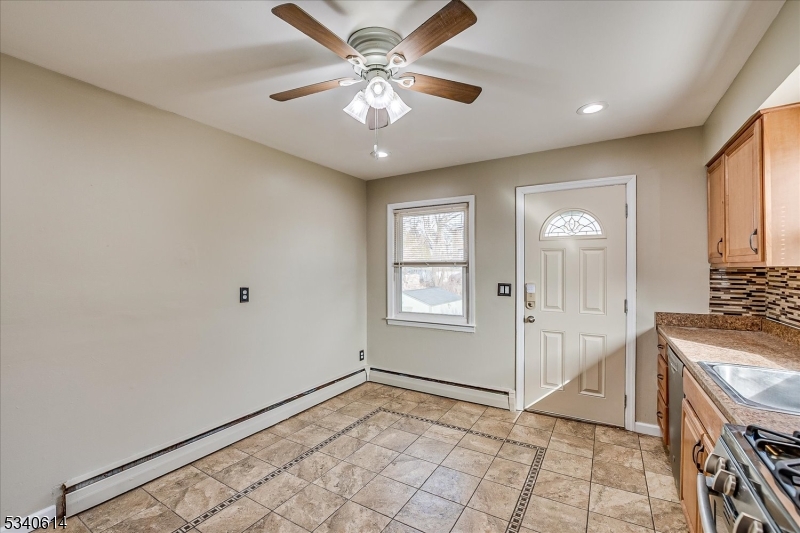 Edison Twp., New Jersey 08837, United States, 3 Bedrooms Bedrooms, ,1 BathroomBathrooms,Residential,Active,77797