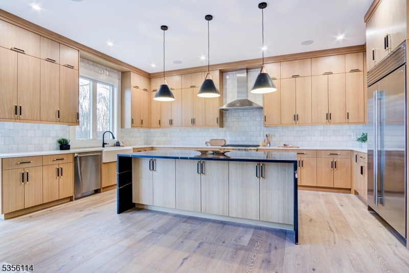 6 Sparrow Dr