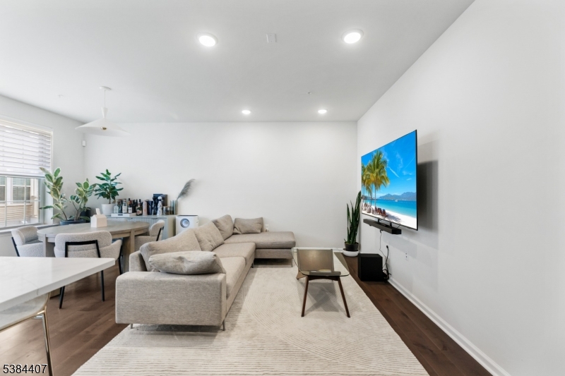 SOMERVILLE STATION - Residential