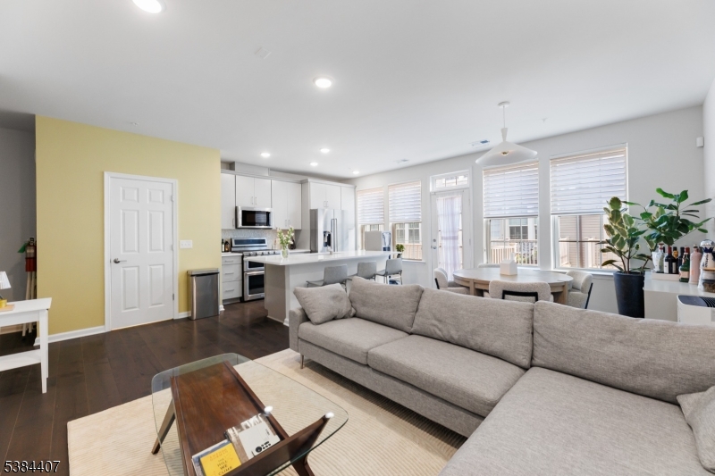 SOMERVILLE STATION - Residential