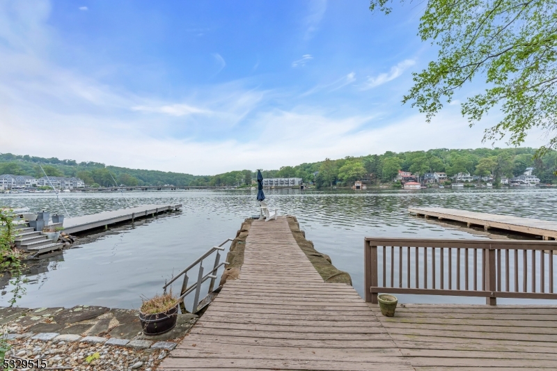 413B Lakeside Blvd