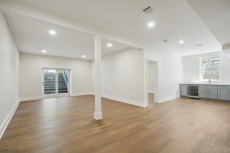 Riker Hill - Residential