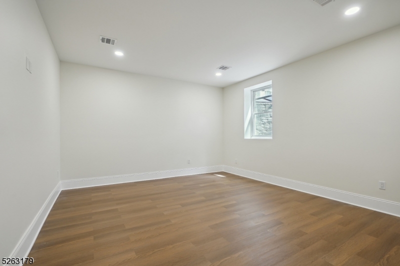 Riker Hill - Residential