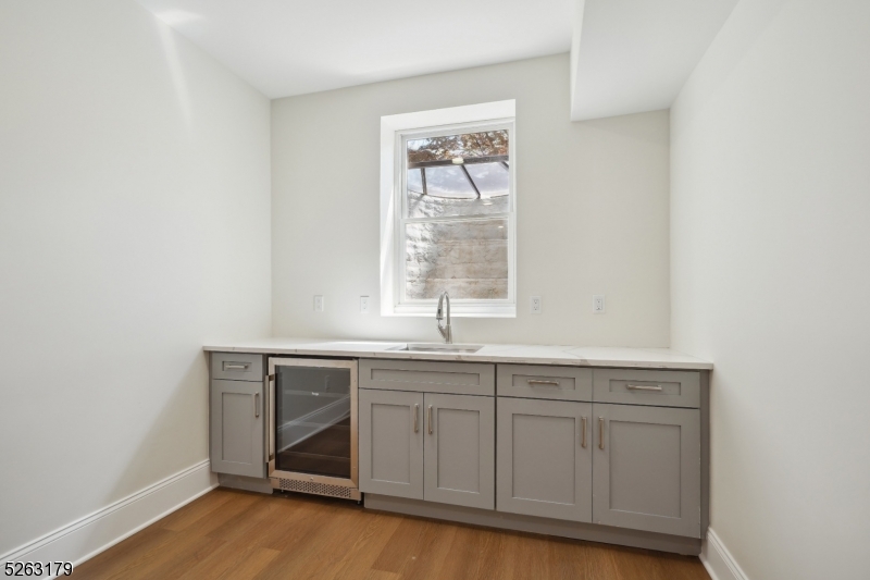 Riker Hill - Residential