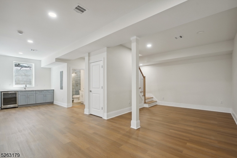 Riker Hill - Residential