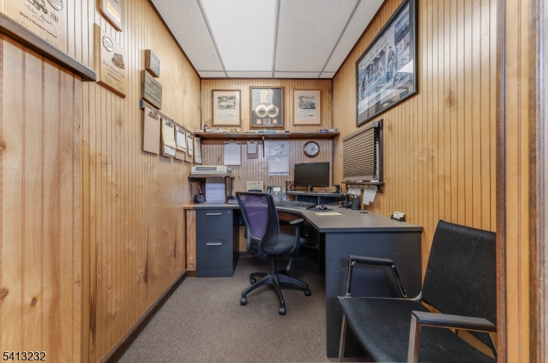 Ringoes - Commercial Sale