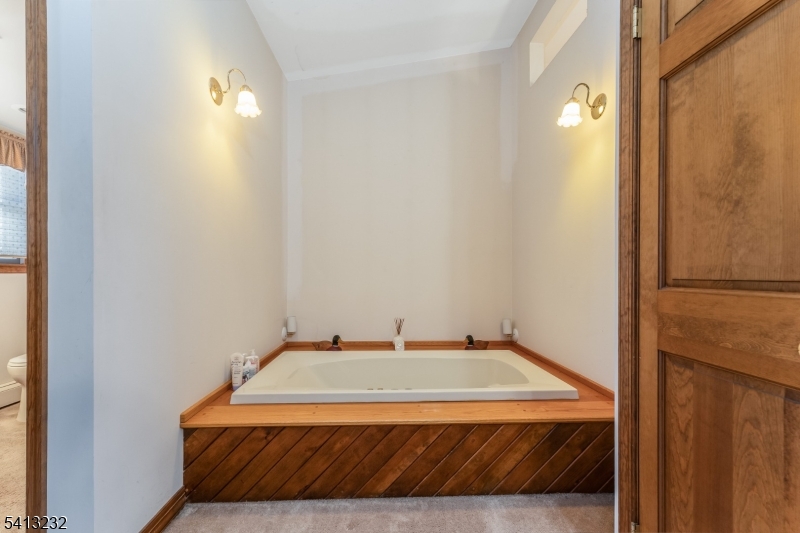 Ringoes - Commercial Sale