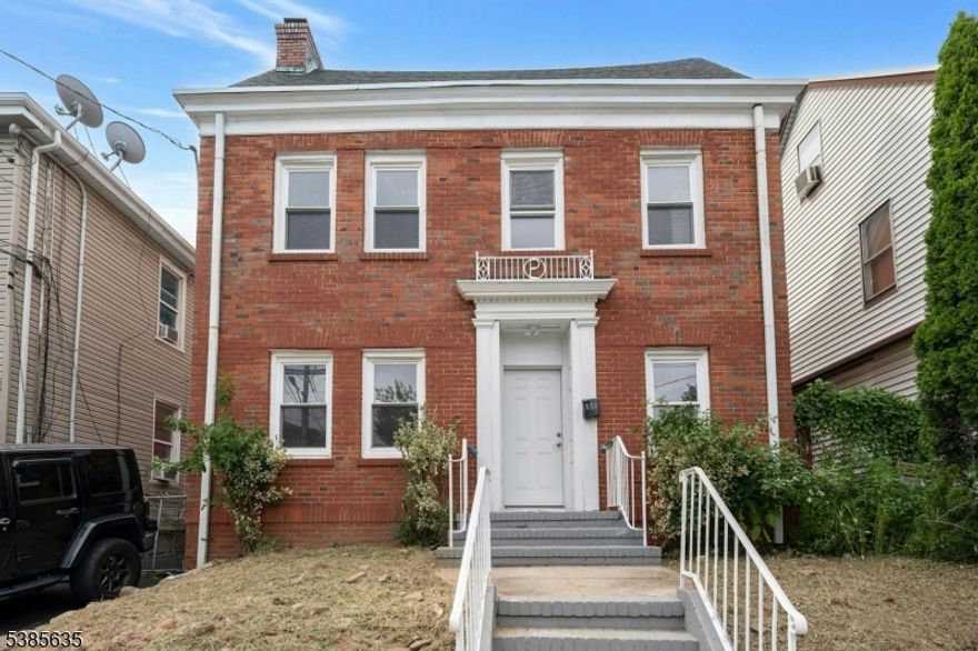 Welcome to 513 Sanford in Newark " a charming home that's been tastefully updated and move-in ready! Step inside to find a recently renovated kitchen featuring brand-new appliances, perfect for cooking and entertaining. The home has been freshly painted throughout, offering a clean and modern feel. Enjoy the comfort of a new heating system, ensuring year-round efficiency and peace of mind. Conveniently located near schools, shopping, and transportation, this property is an excellent opportunity for homeowners or investors alike. Don't miss your chance to make this beautifully refreshed home yours!