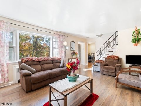 469 Lake St, Newark City, NJ 07104 - #: 3957437