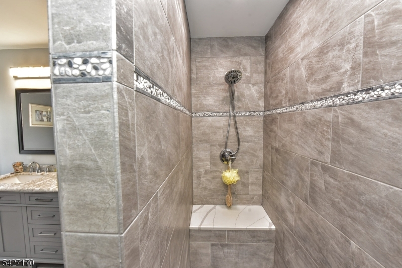 ALPINE RIDGE ESTATES - Residential