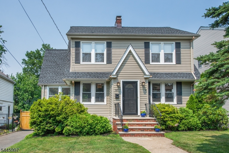 Photo 1 of 41 — 52 Linden Ave, Verona Twp., NJ 07044