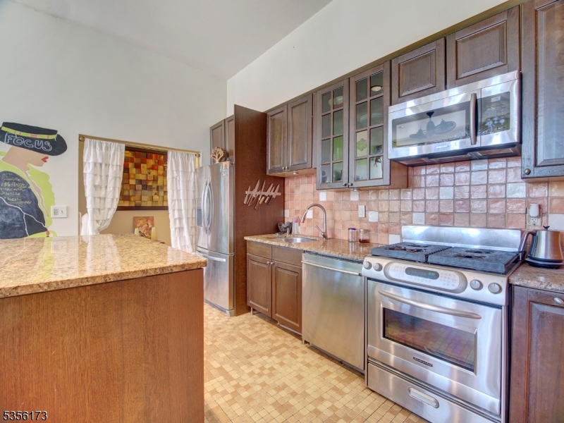 1470 Campbell St F104